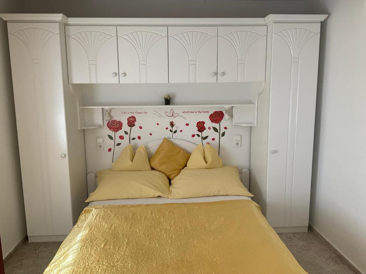 Arany Apartmanhaz Zalagyoengye Залакарос Екстериор снимка