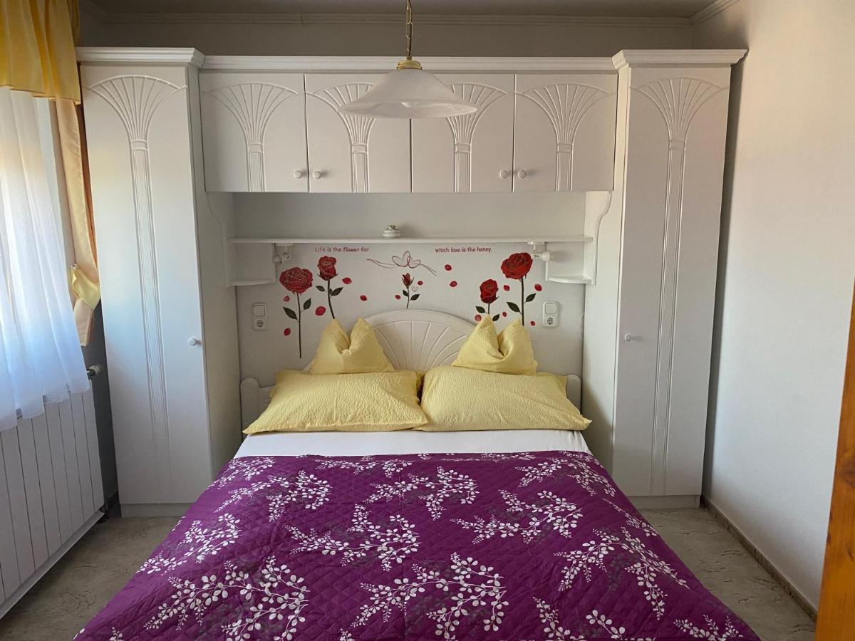 Arany Apartmanhaz Zalagyoengye Залакарос Екстериор снимка
